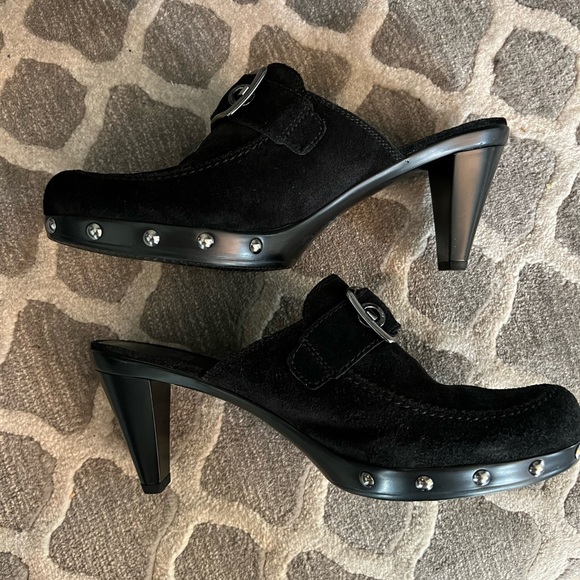 Stuart Weitzman Black Suede Mules. Size 9.5 US. 3 1/2” heel. Never worn. - Picture 3 of 6